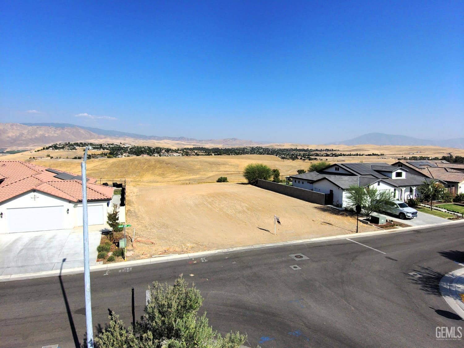 6825 Aquamarine Drive — photo 2