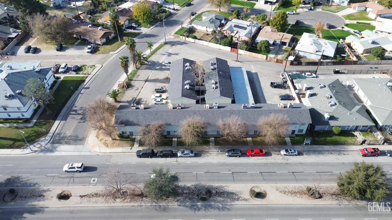 2909 S Chester Avenue — photo 3