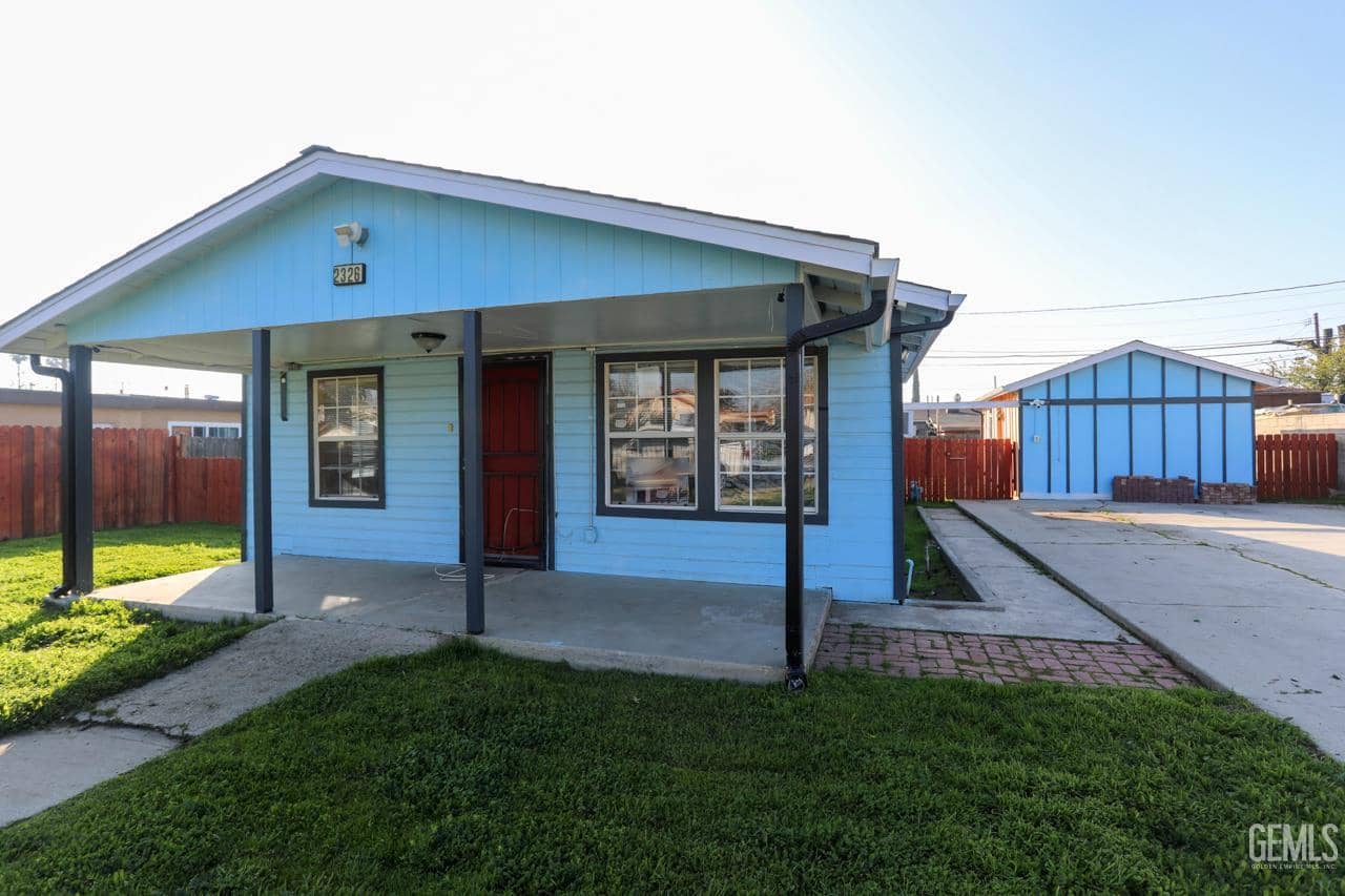 2326 Nelson Street — photo 3