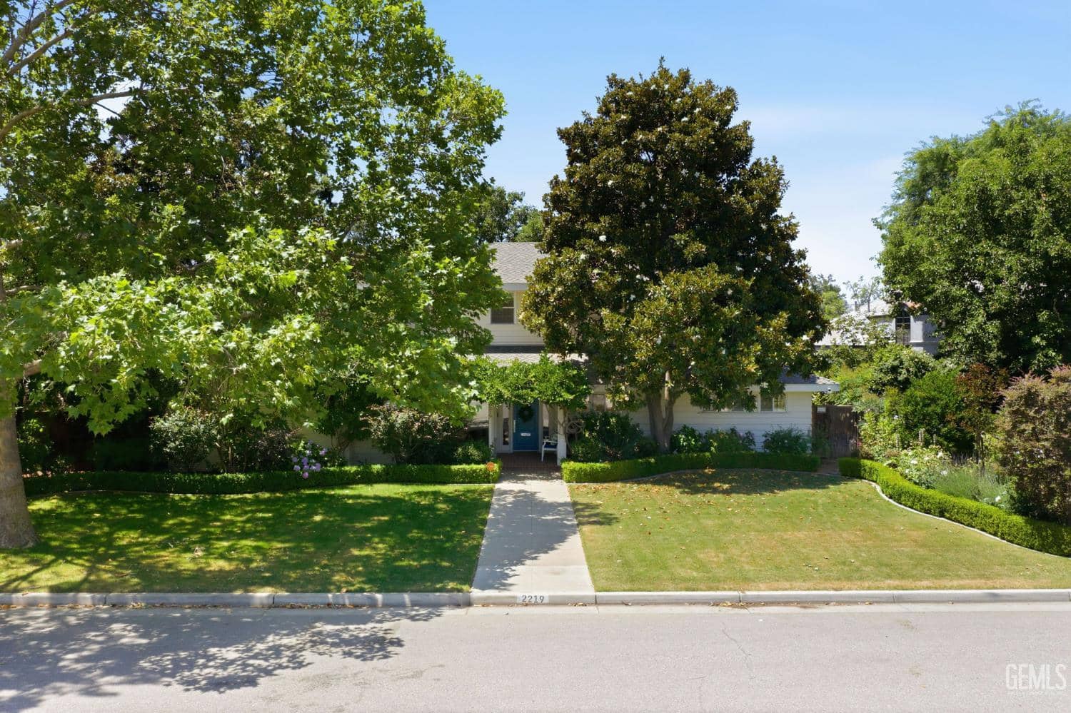 2219 Pine Street — photo 2