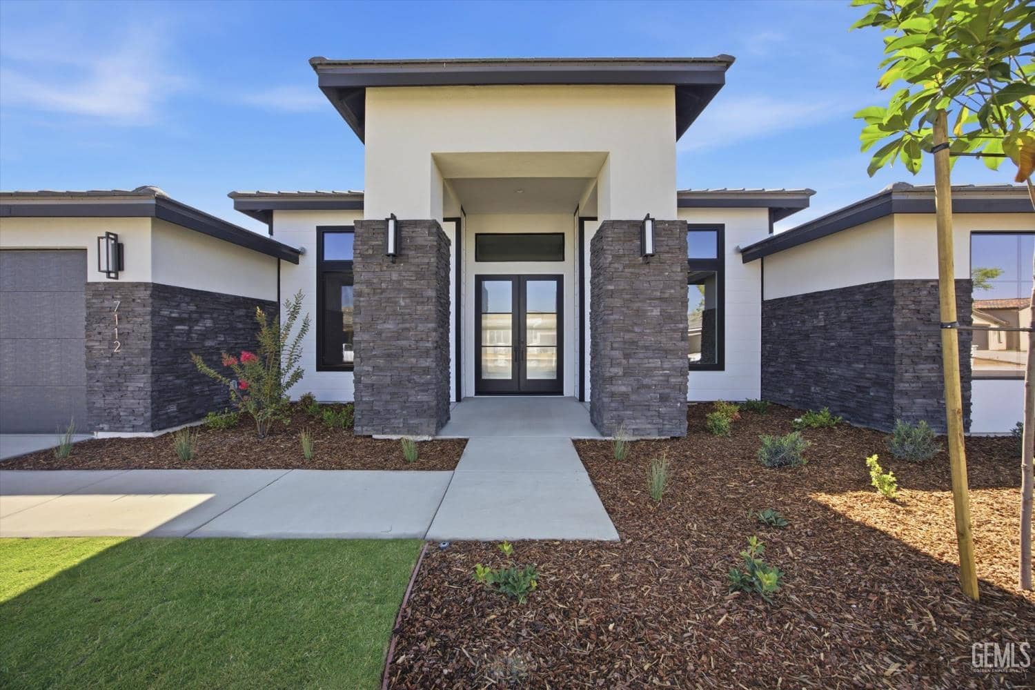 7112 Healthland Dr — photo 2