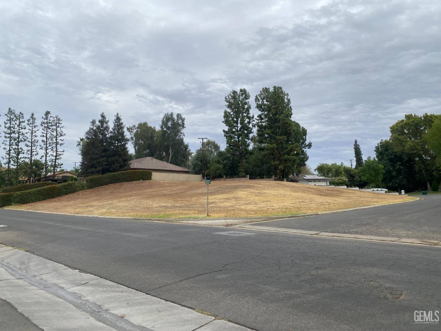 Claremont Dr