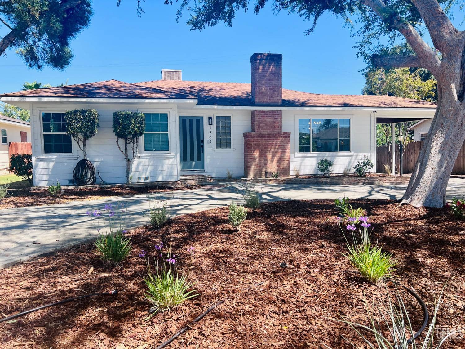 1735 Los Robles Drive