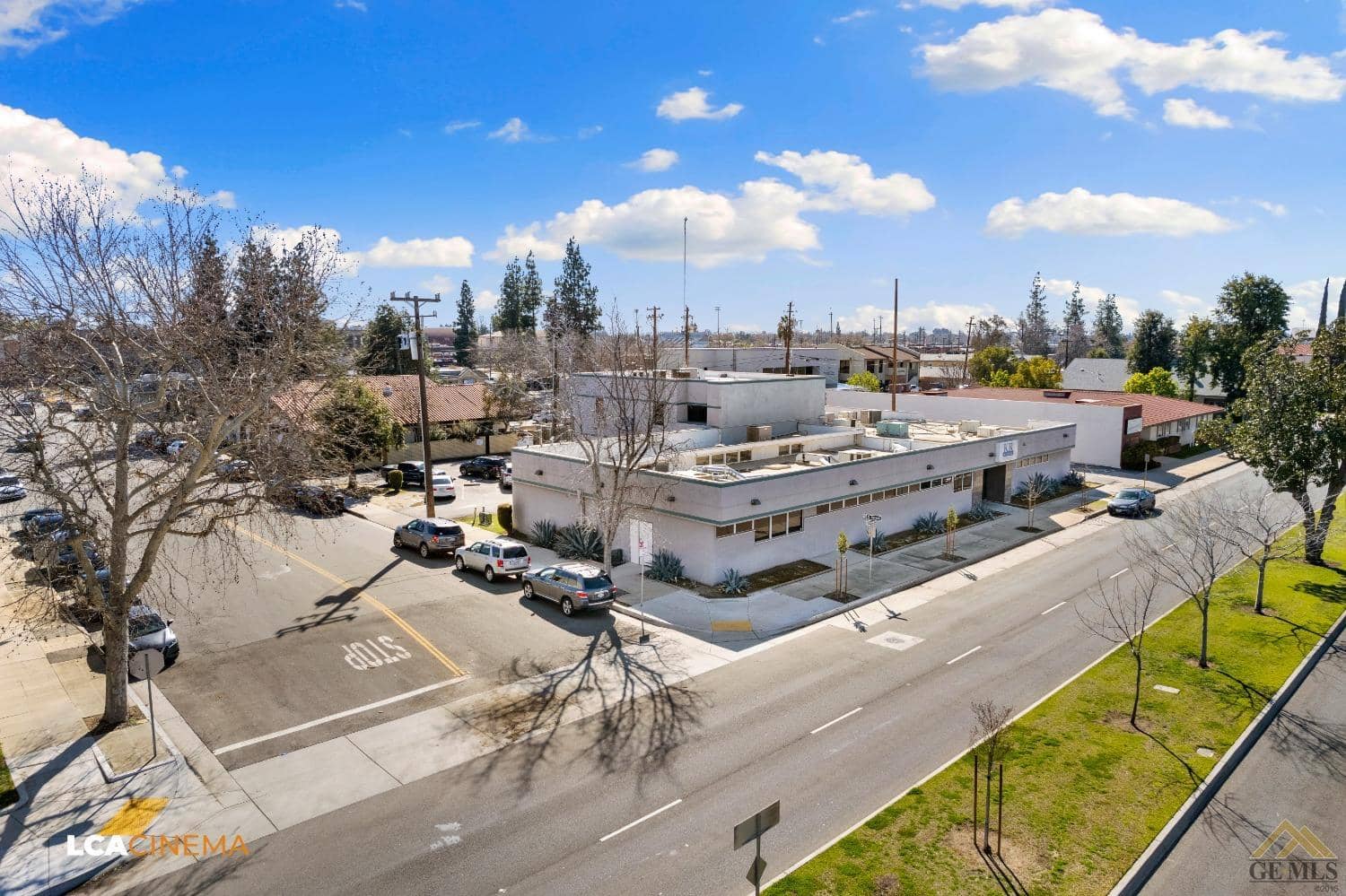 1817 Truxtun Avenue — photo 2