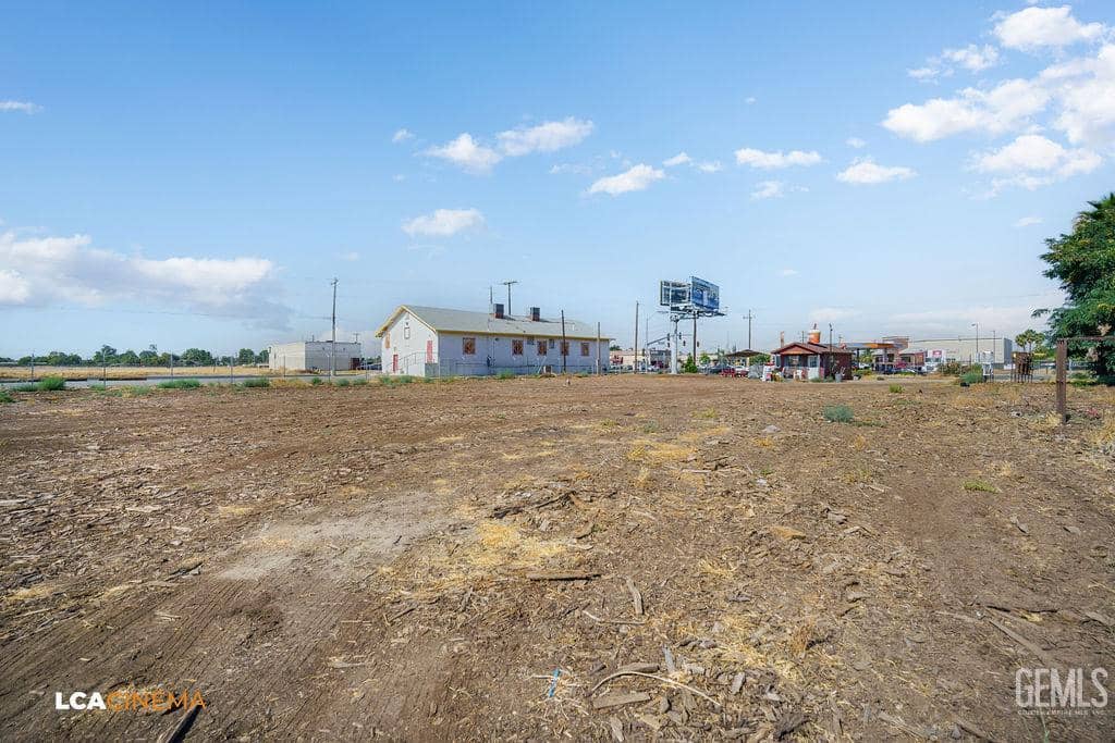 8 Fairfax Road — photo 3