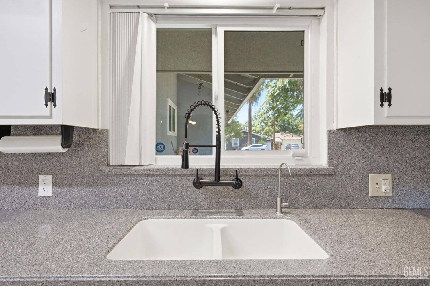 524 B Street — photo 2