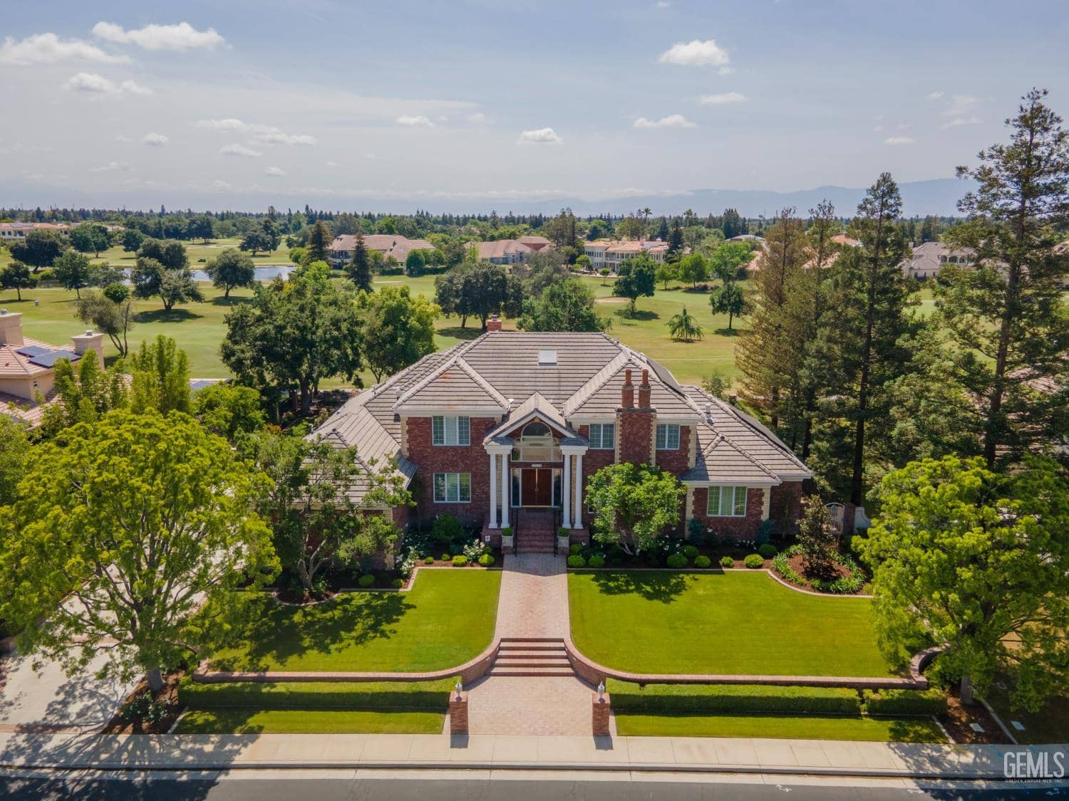 2300 Weybridge Drive