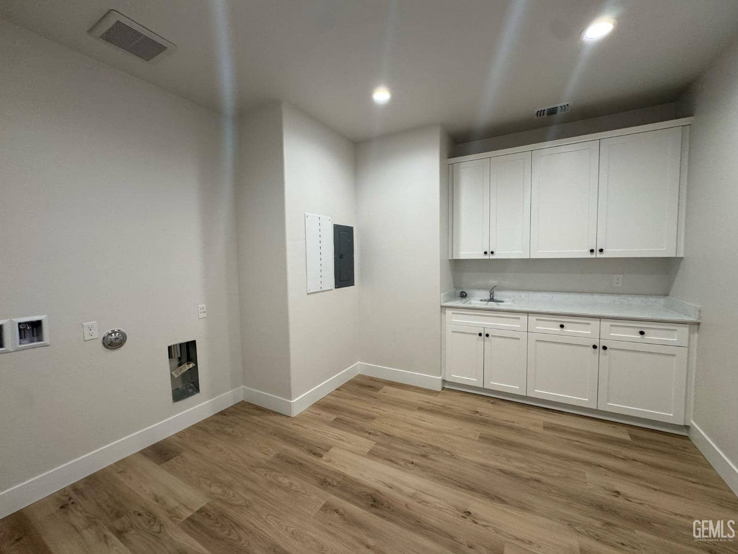 7725 DENMARSH Street — photo 6