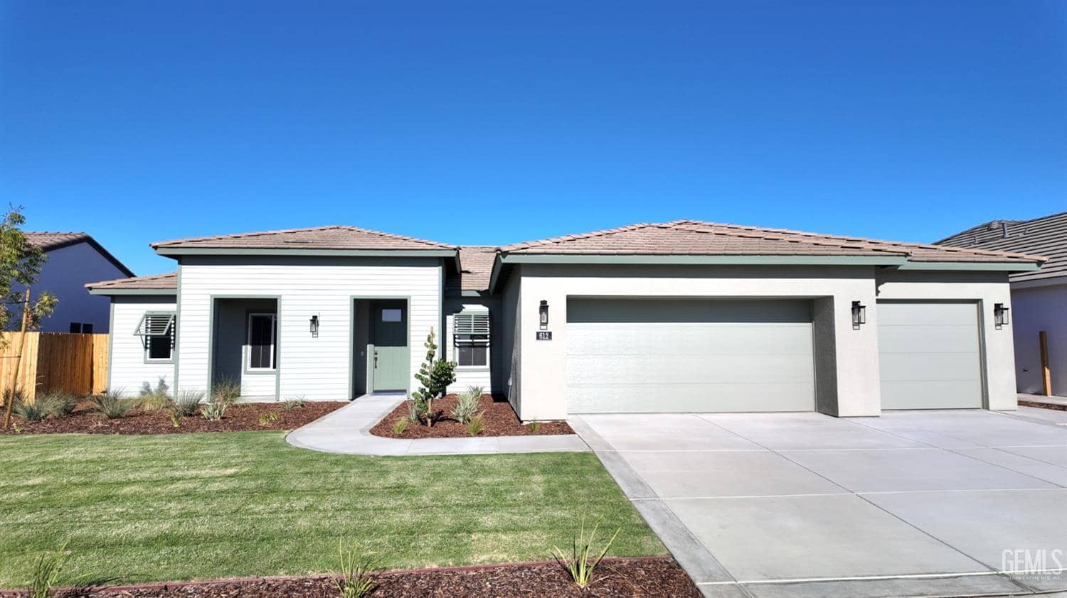612 Grande Lane