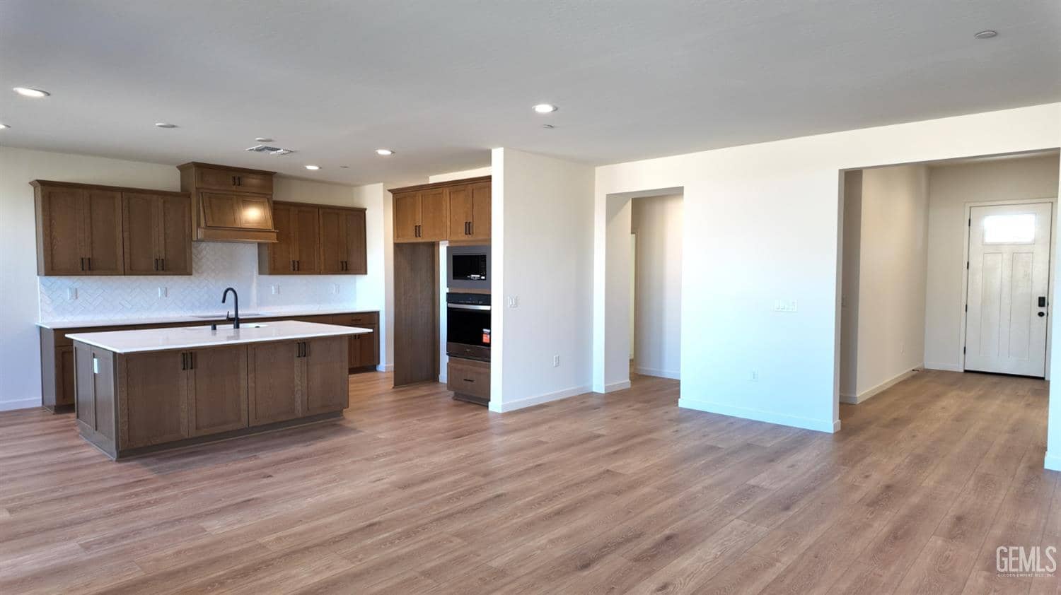 612 Grande Lane — photo 3