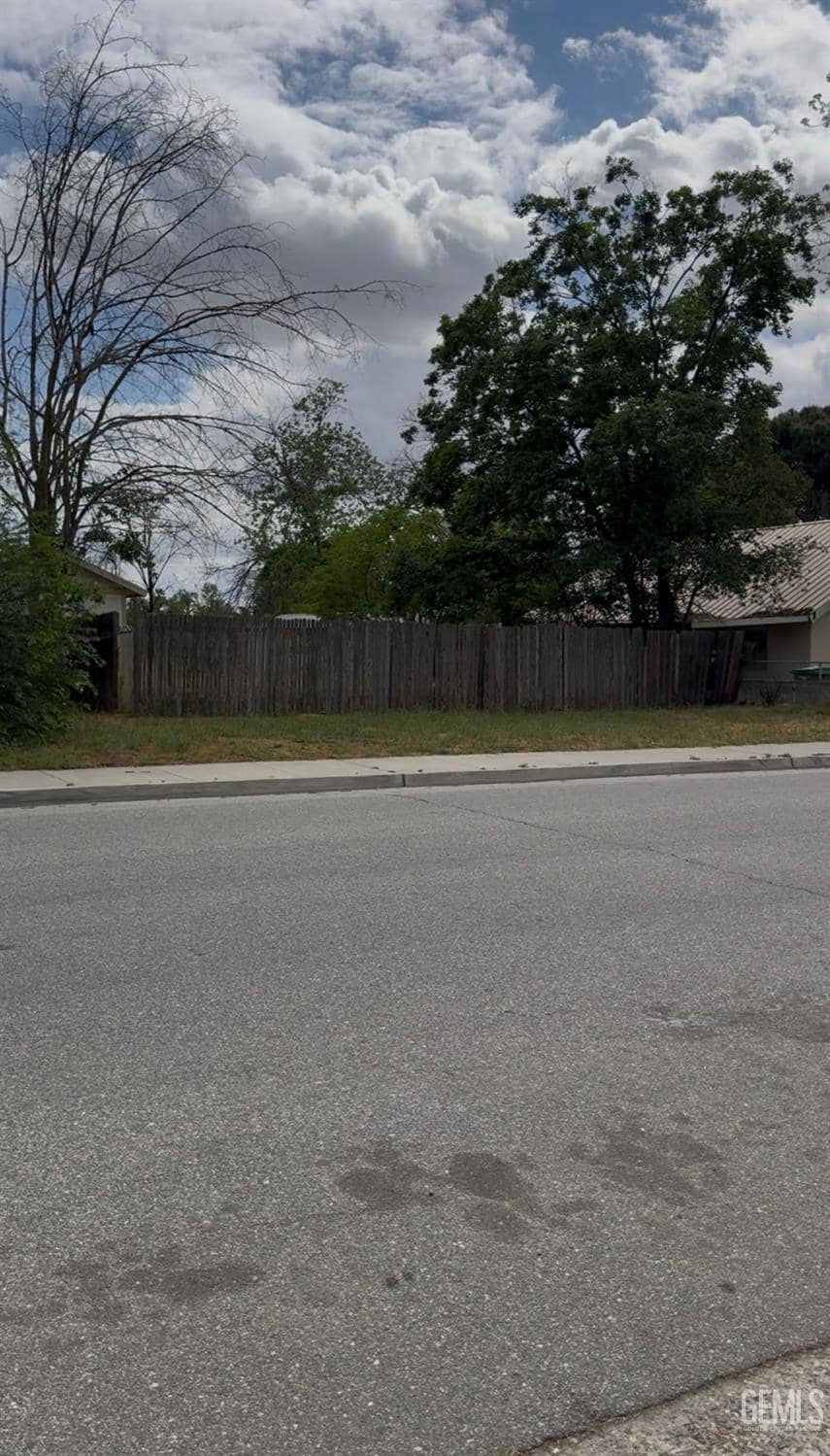 9817 Glenn Street — photo 3