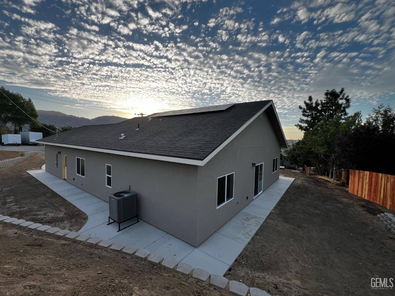 22330 Fontana Street — photo 3