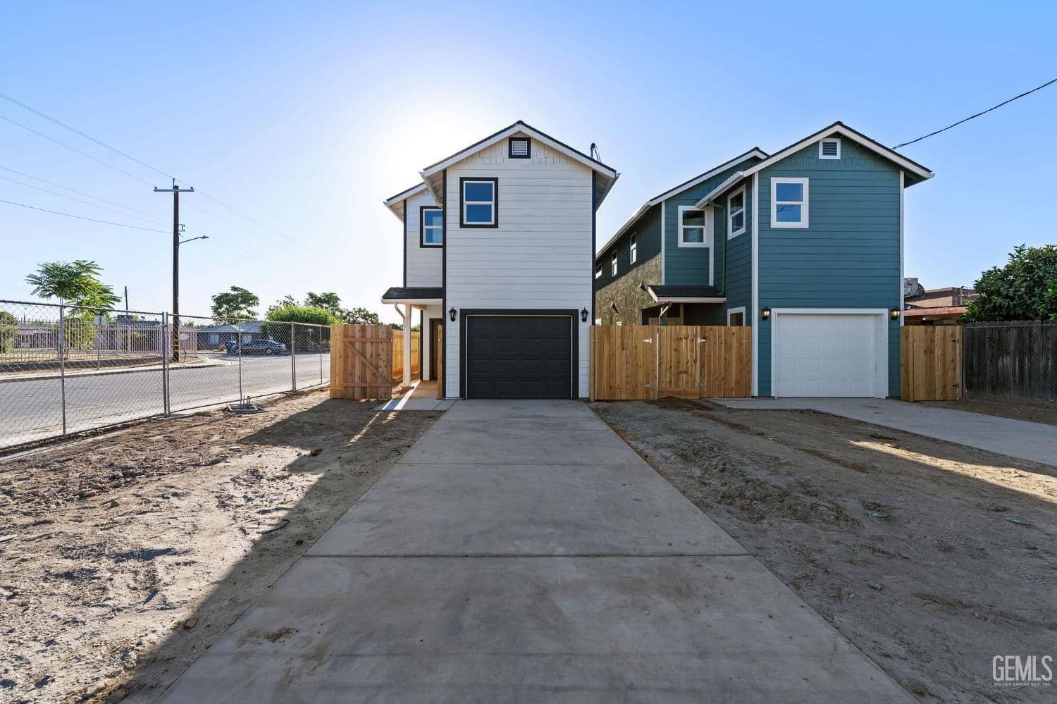 346 S Owens Street — photo 2