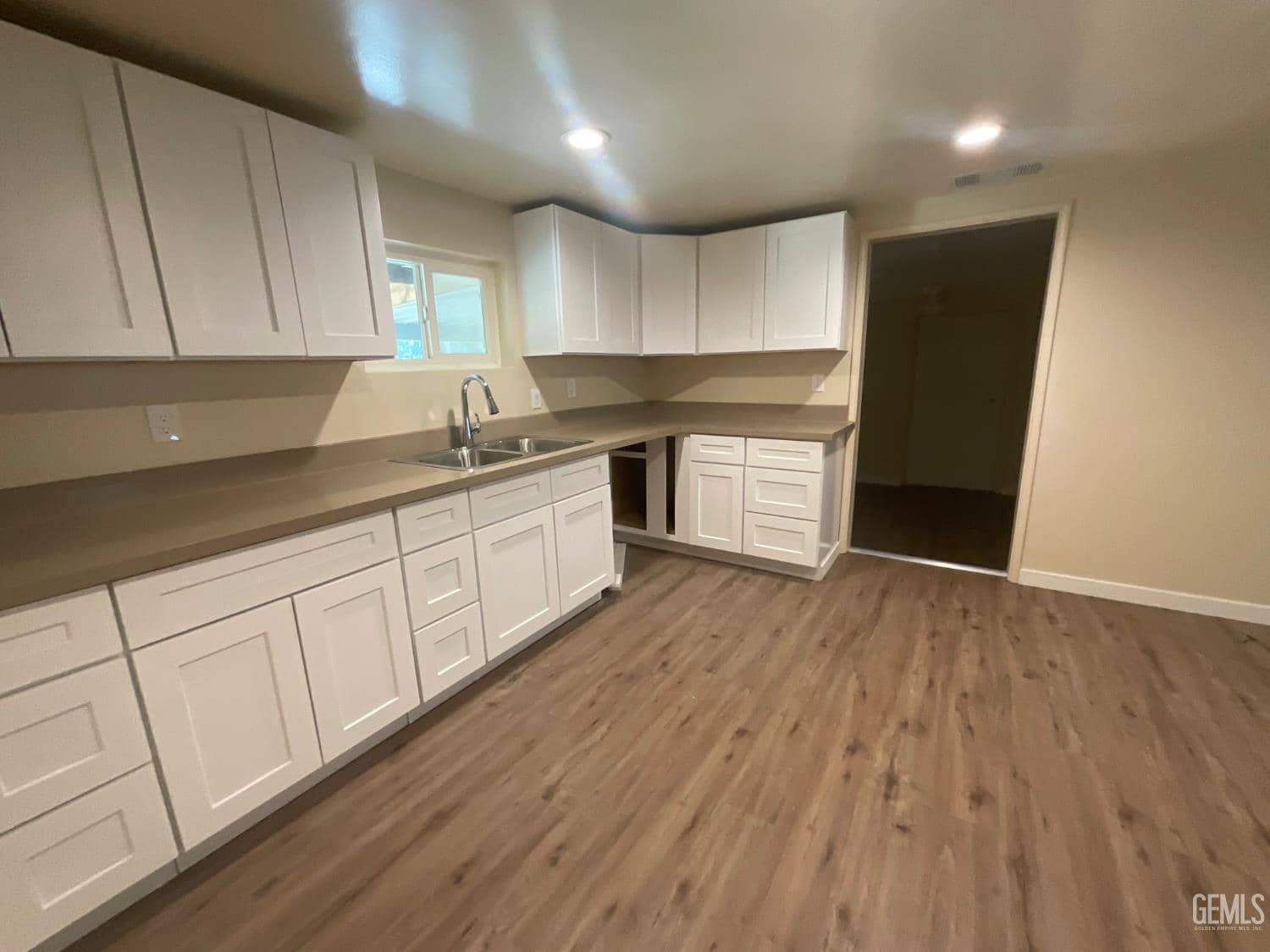 329 Sycamore Drive — photo 5