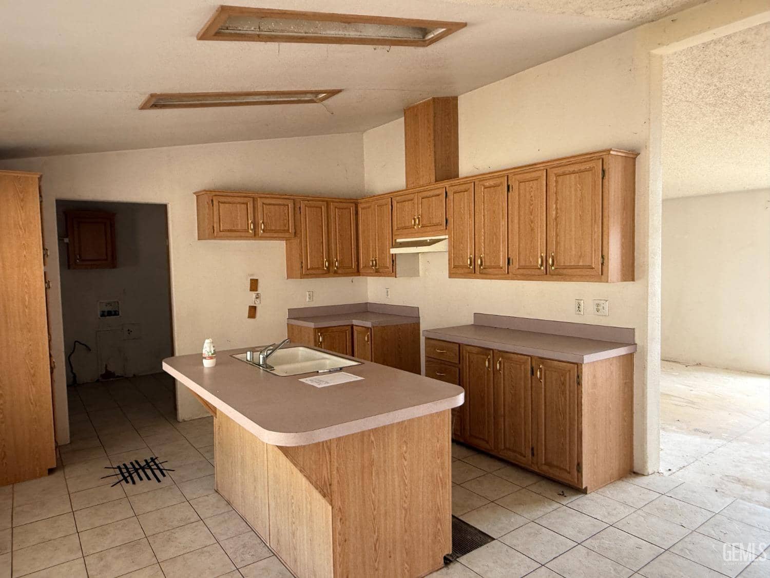 28000 Cummings Valley Road — photo 5