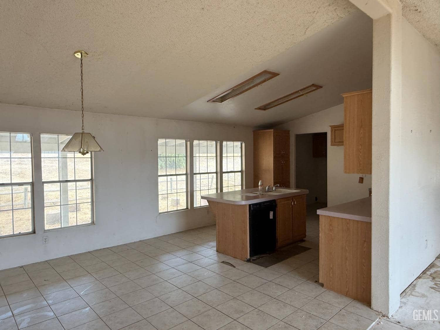 28000 Cummings Valley Road — photo 4