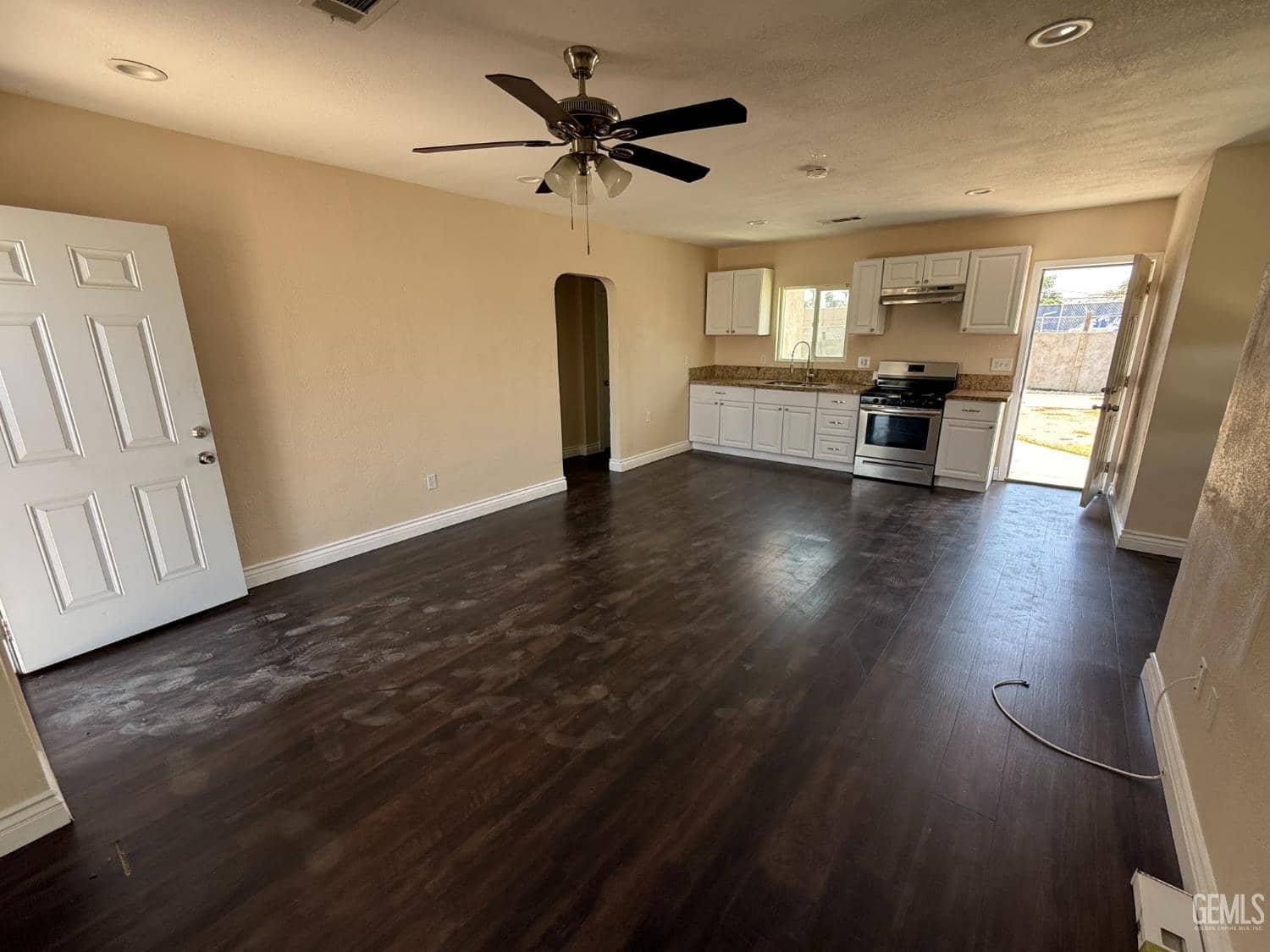1218 Owens Street — photo 5