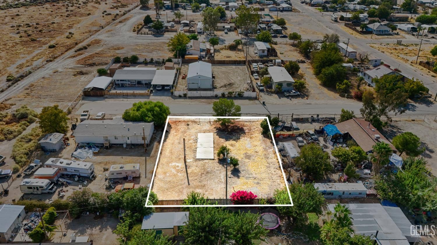 908 Fresno Street — photo 3
