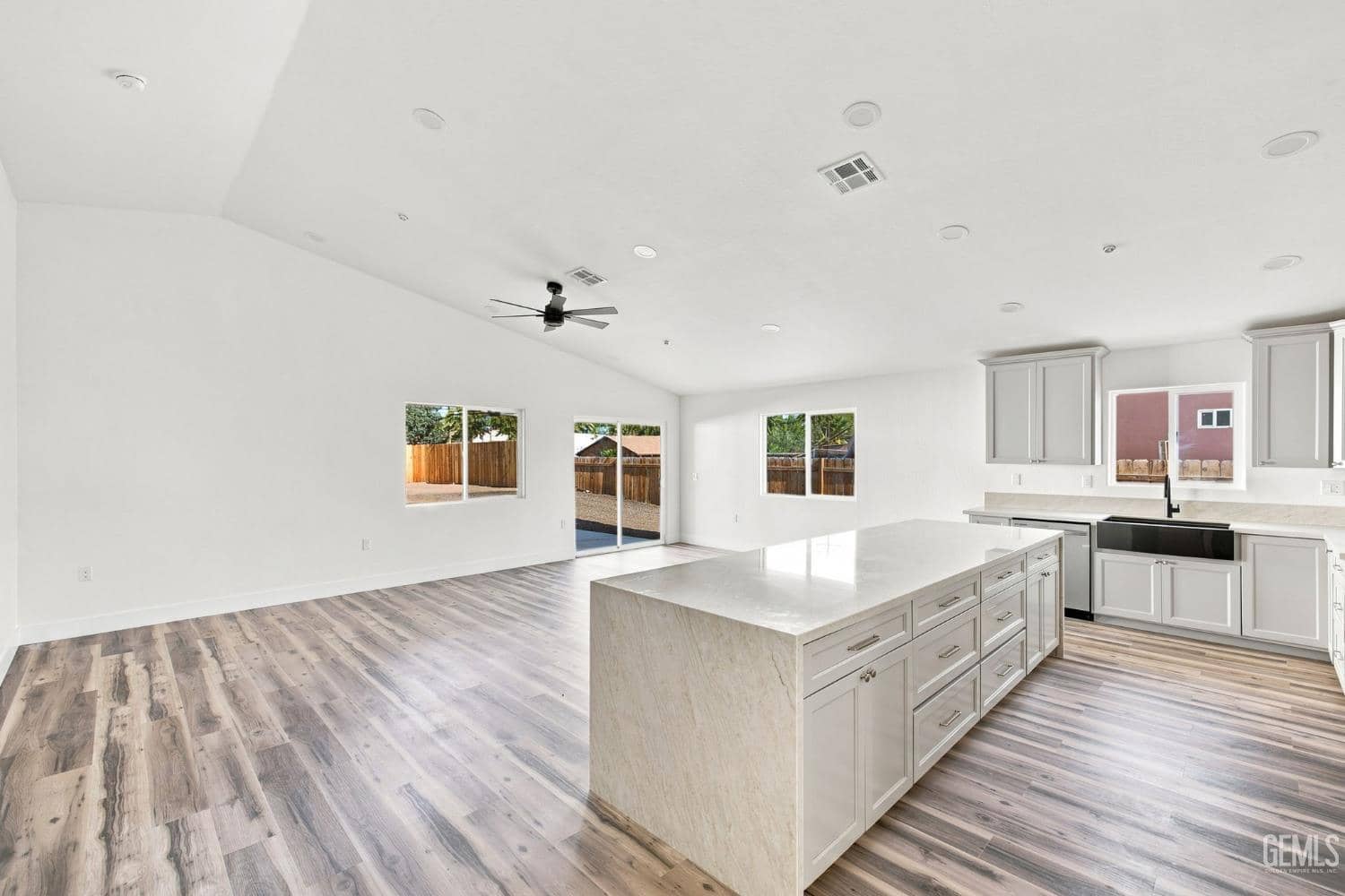2109 Mahoney Street — photo 5