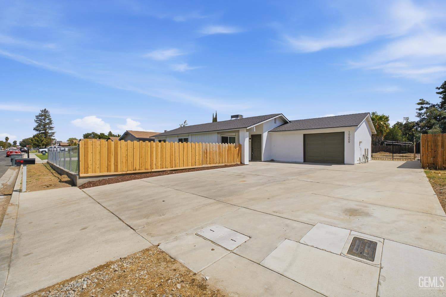 10609 Cave Avenue — photo 3