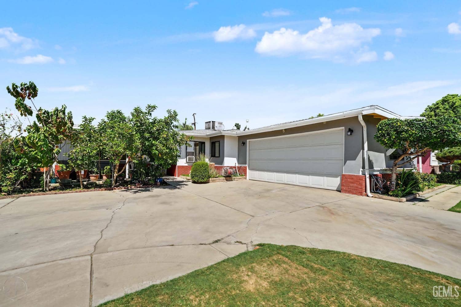 2607 Emerald Street — photo 4