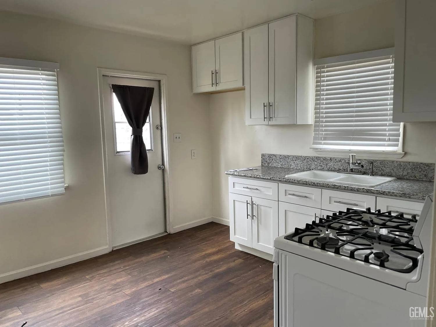 2613 Dina Way — photo 3