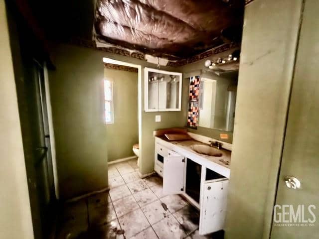 3601 S Chester Avenue — photo 4