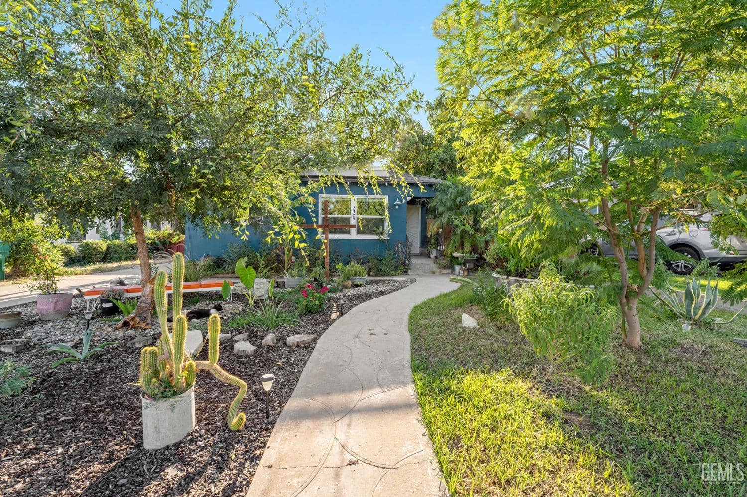 2325 Barnett Street — photo 3