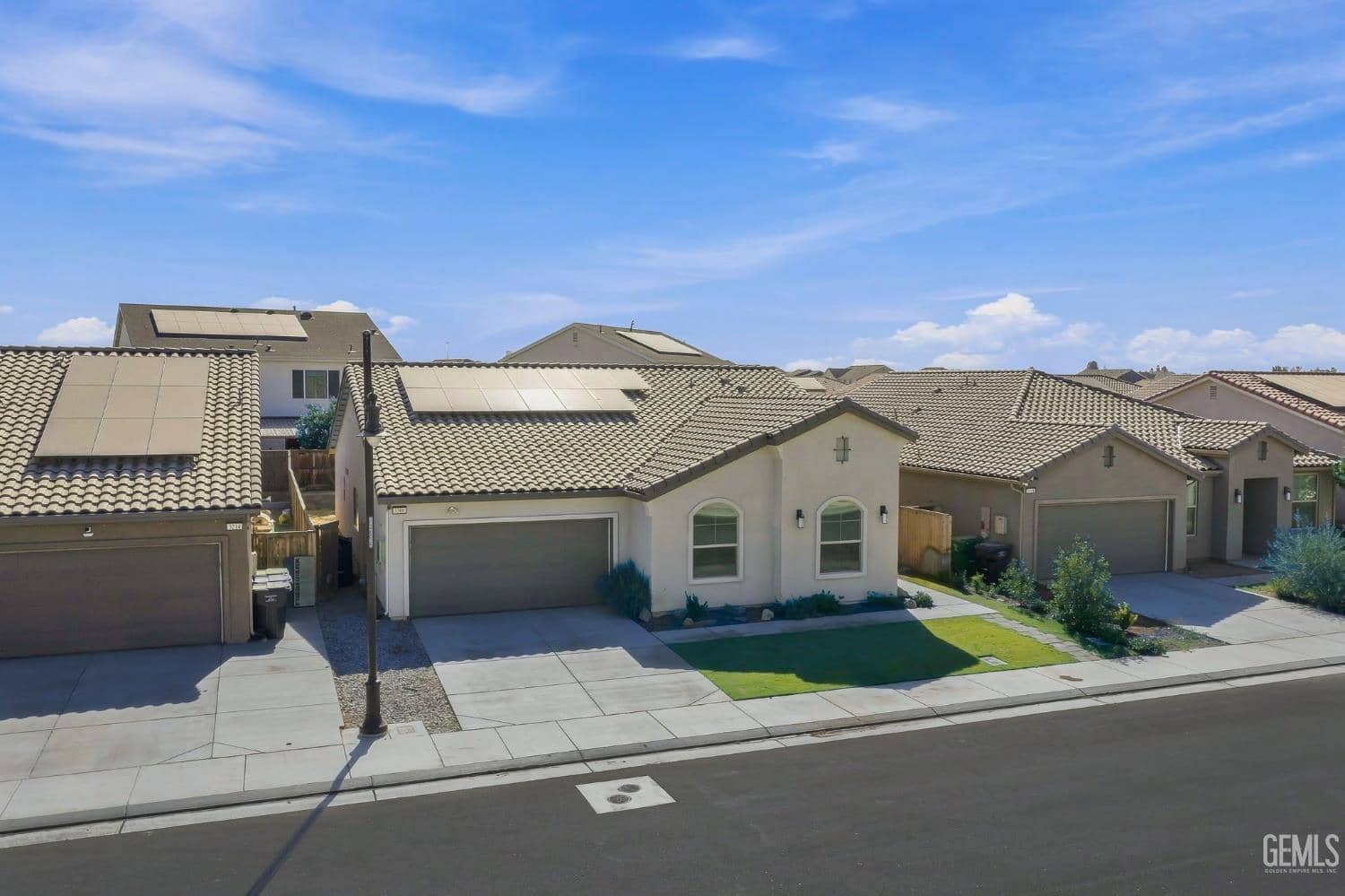 3300 Whispering Brook Lane — photo 3