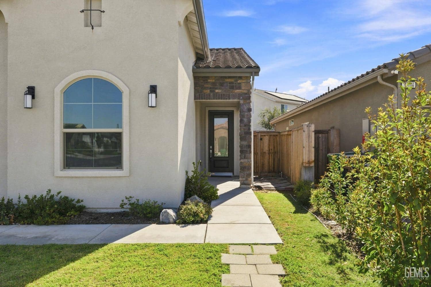 3300 Whispering Brook Lane — photo 6