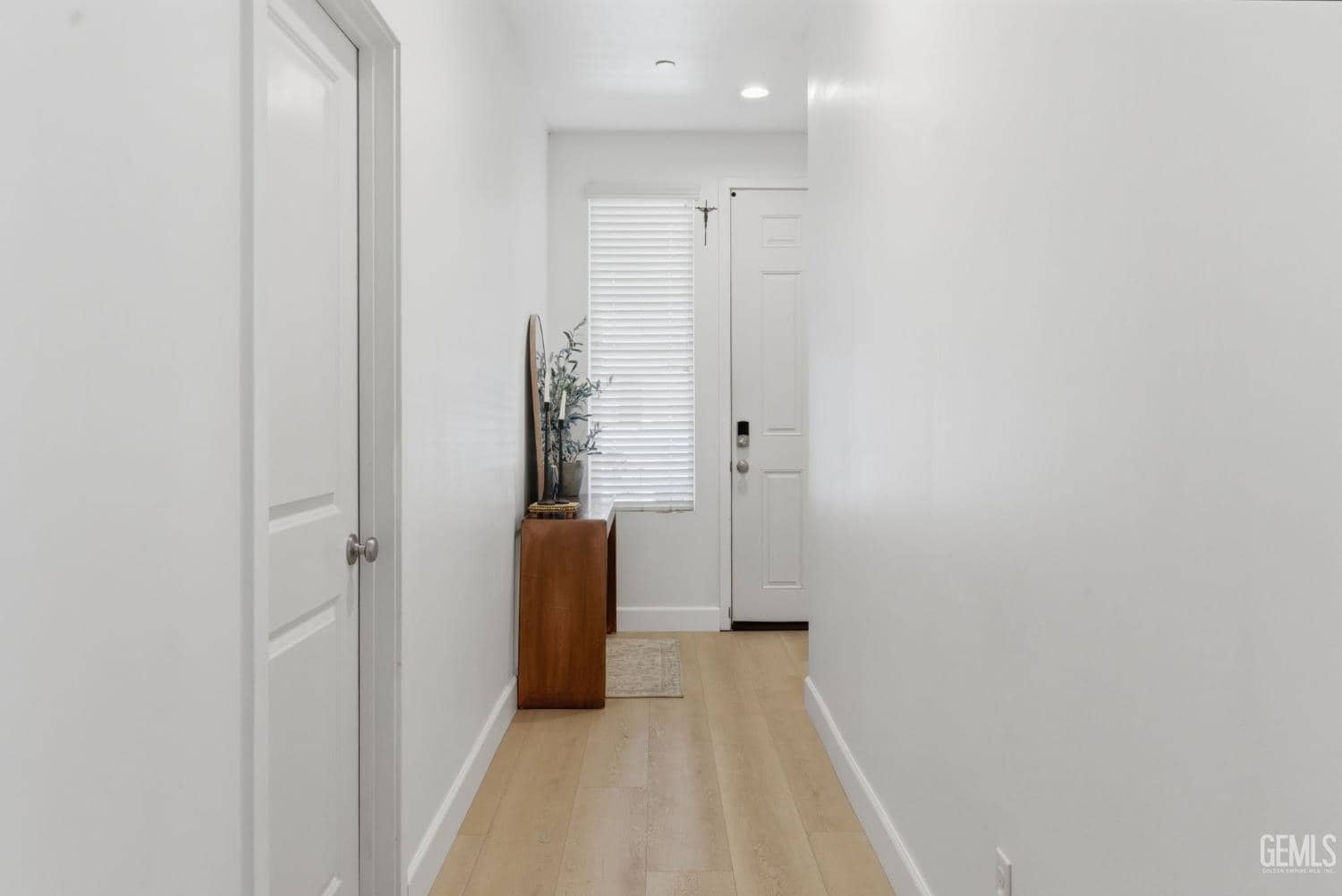 12529 Maclure Drive — photo 3