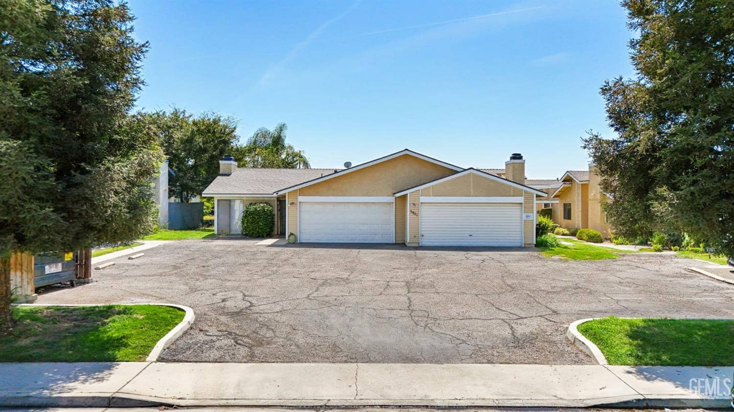 5901 Auburn Oaks Drive — photo 2