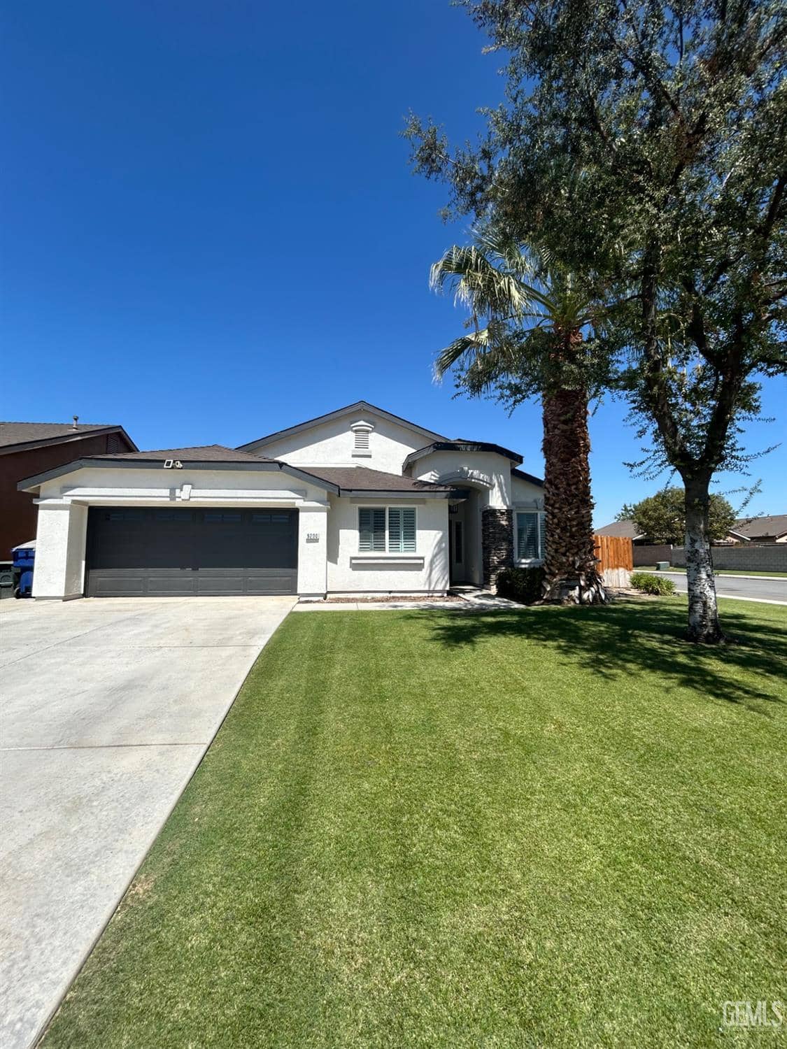 9200 Butterfly Rose Avenue
