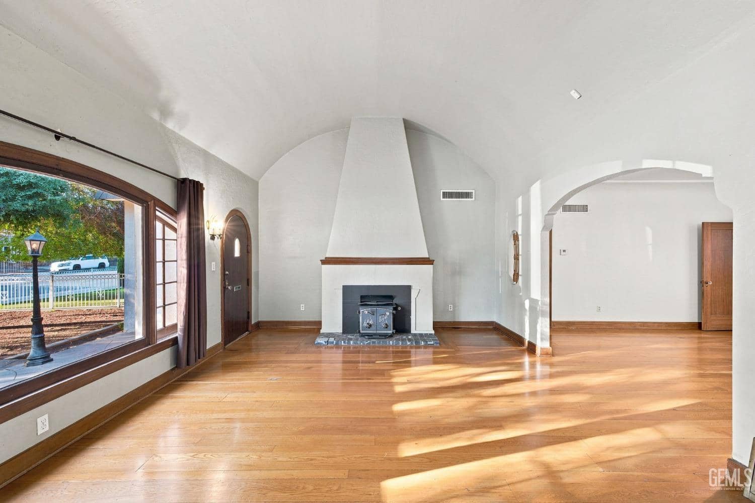 1525 Alta Vista Drive — photo 6