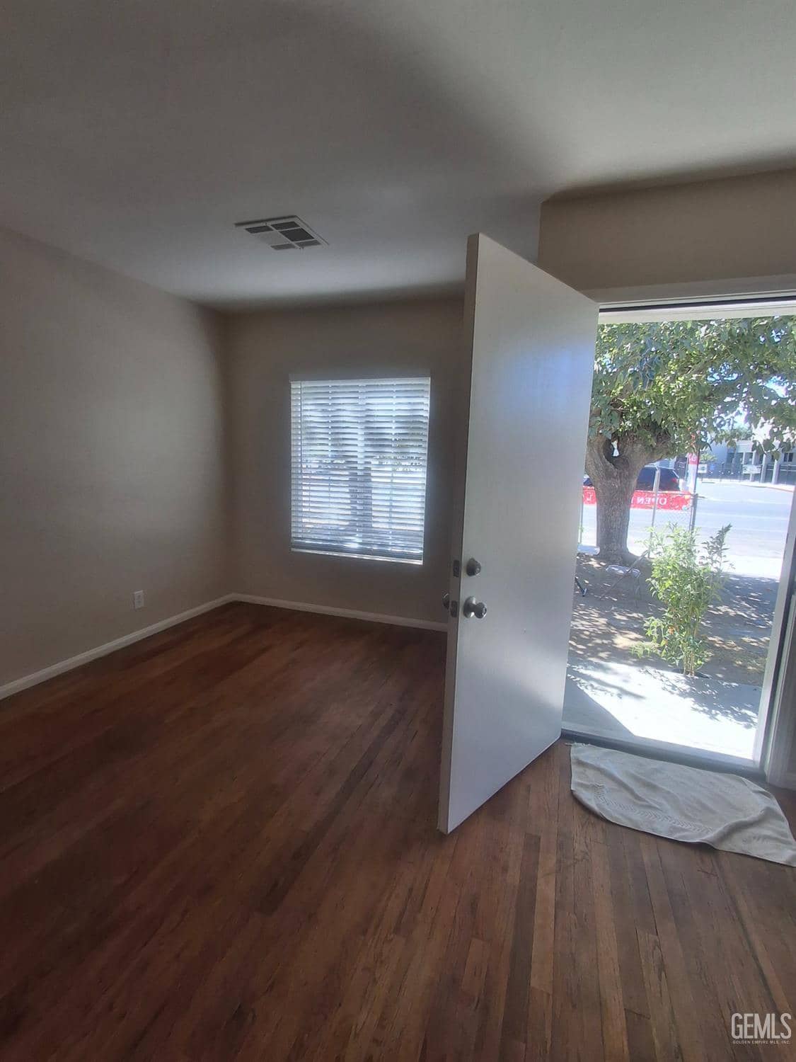 432 E Fairview Road — photo 3