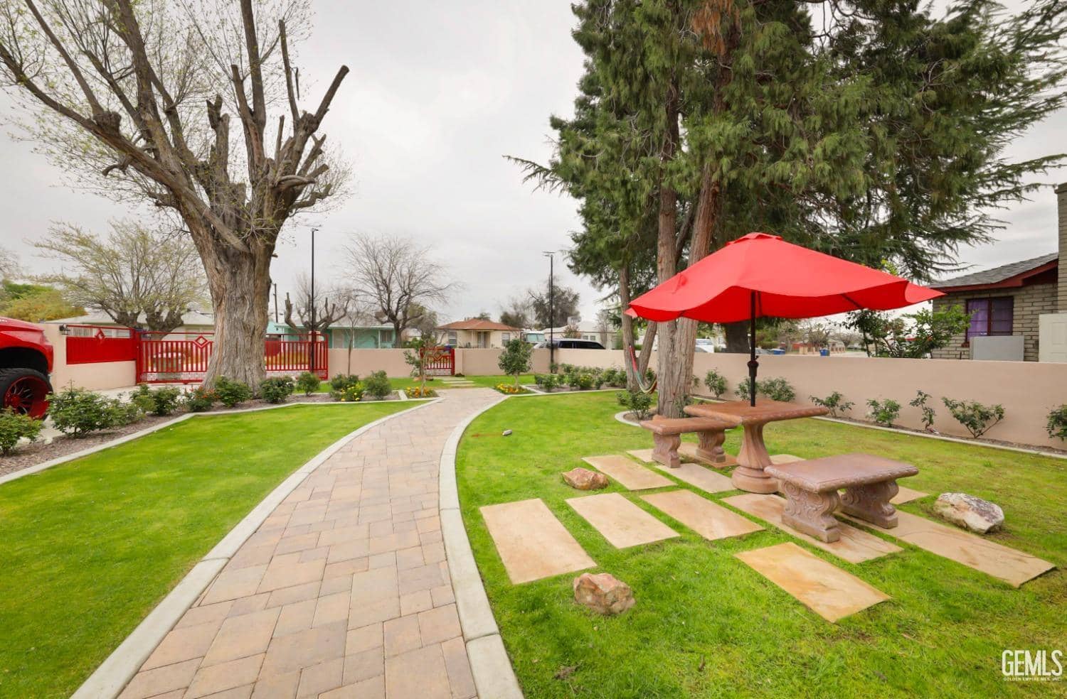 1402 Castaic Avenue — photo 4
