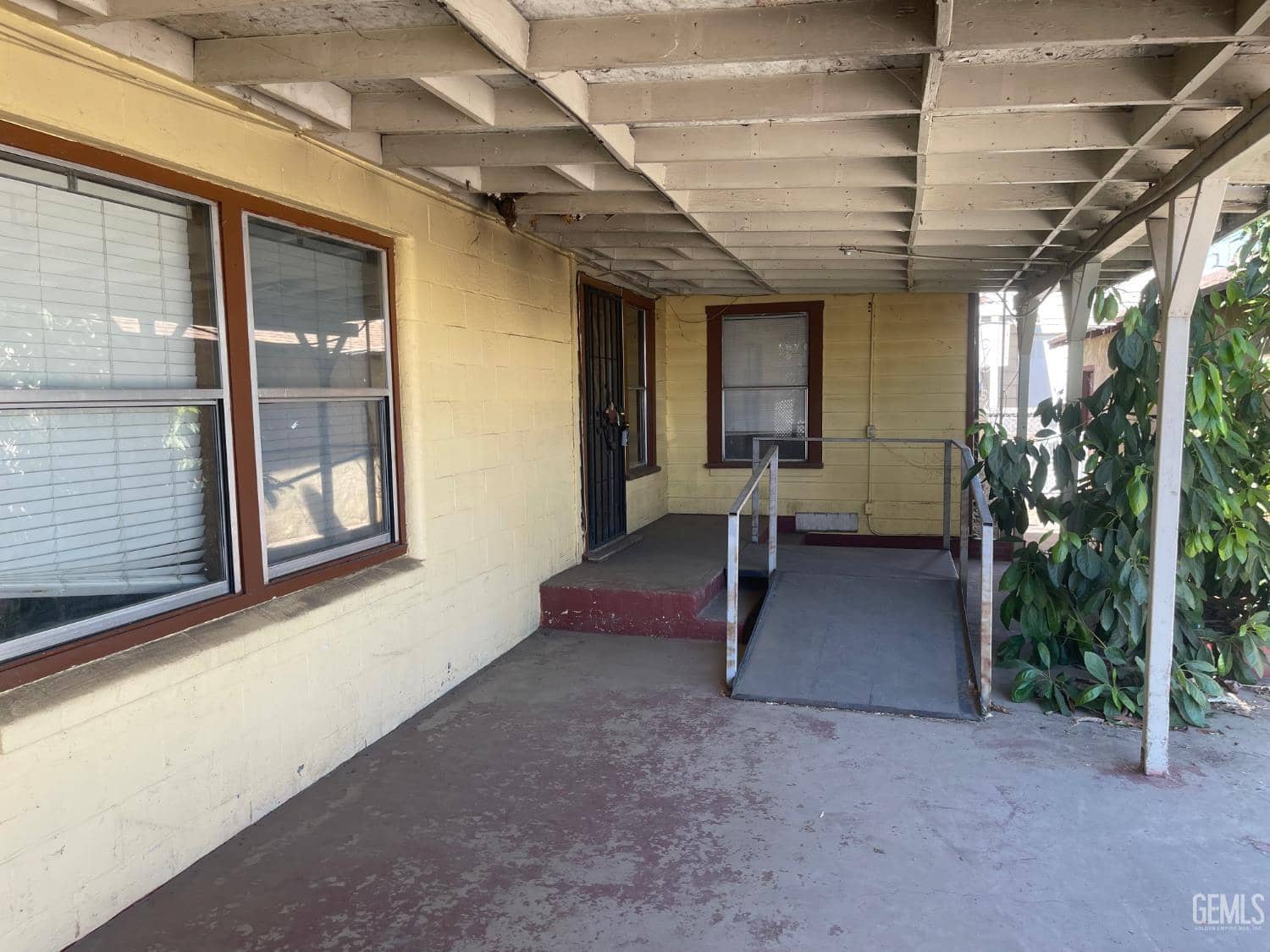 1865 Stevens Drive — photo 2