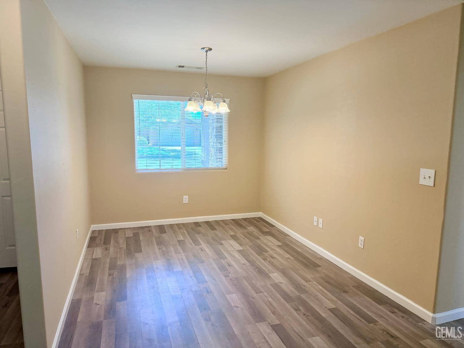 5814 Ashintully Avenue — photo 5