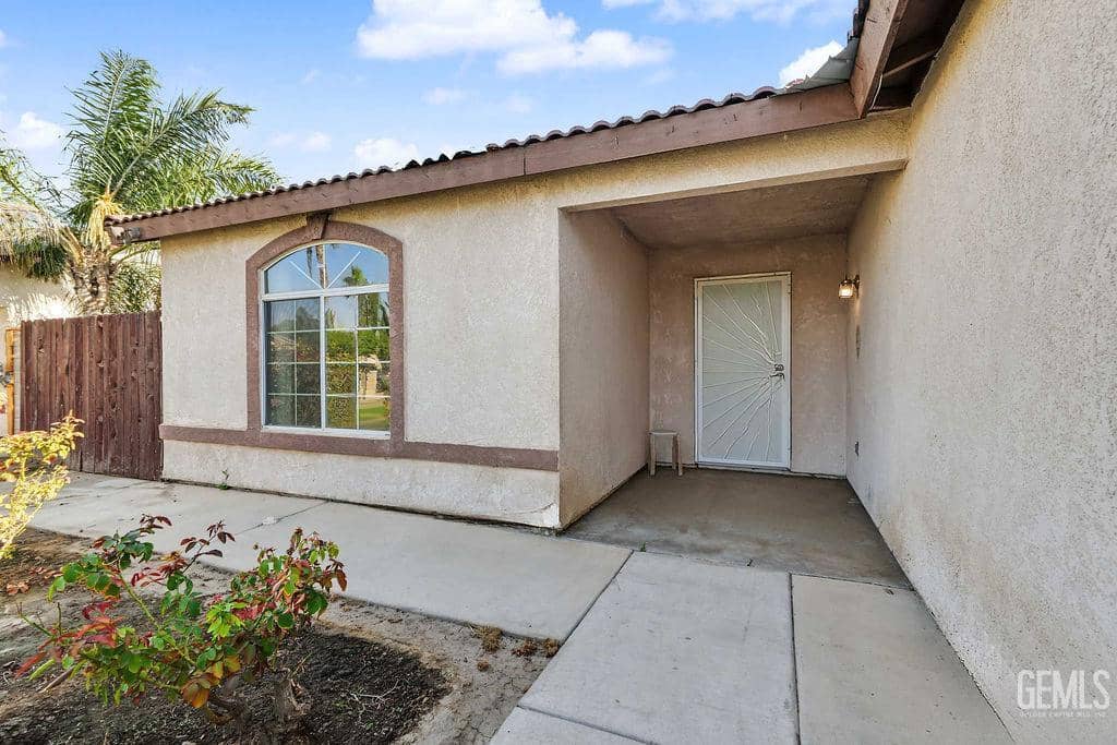 1211 Engelberg Drive — photo 3