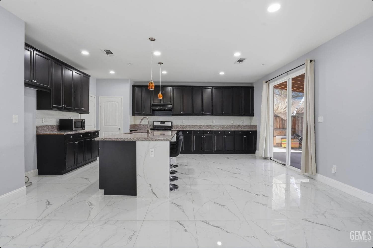 5406 Mensen dr — photo 6