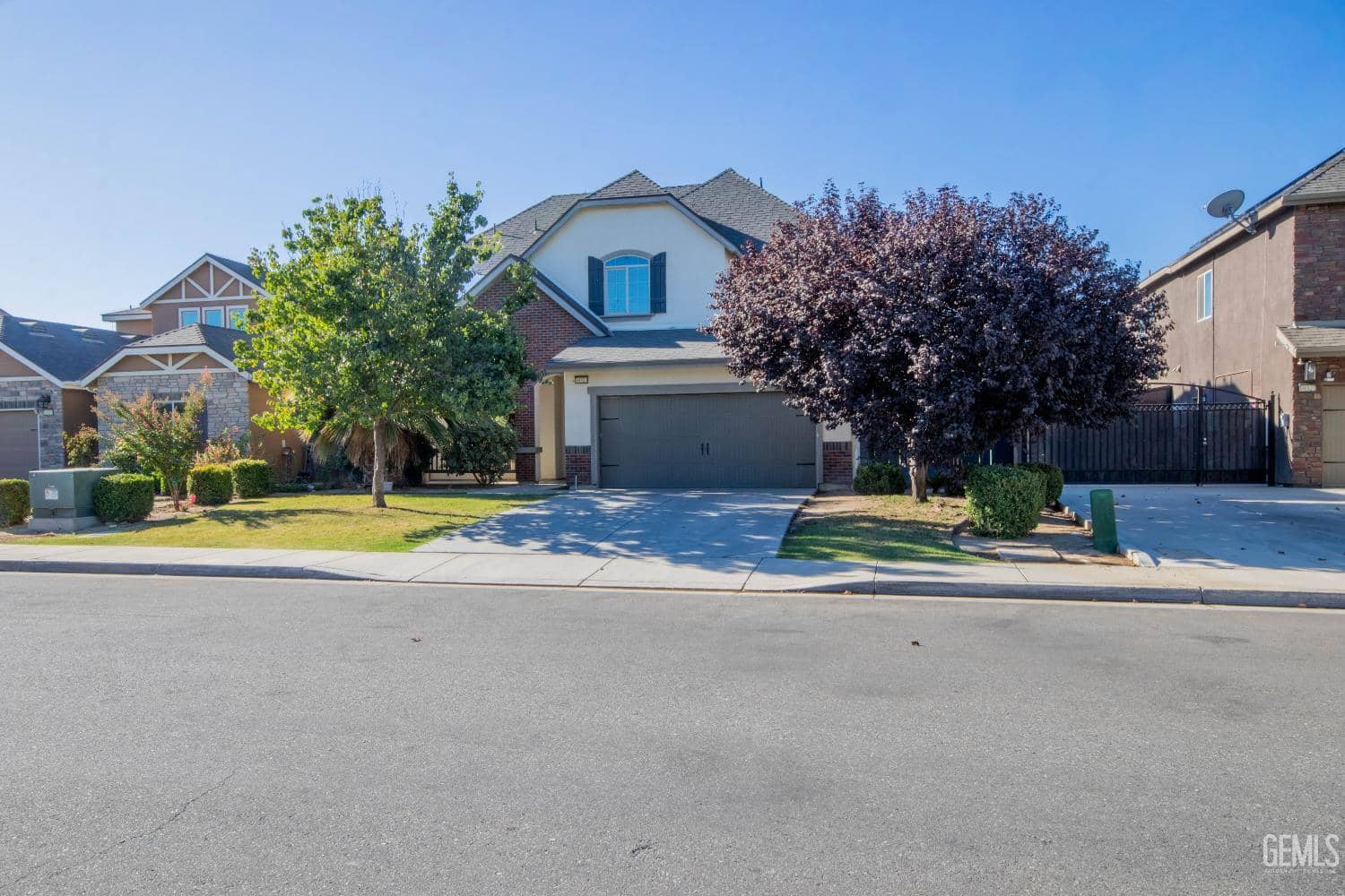 10323 Alondra Avenue — photo 2