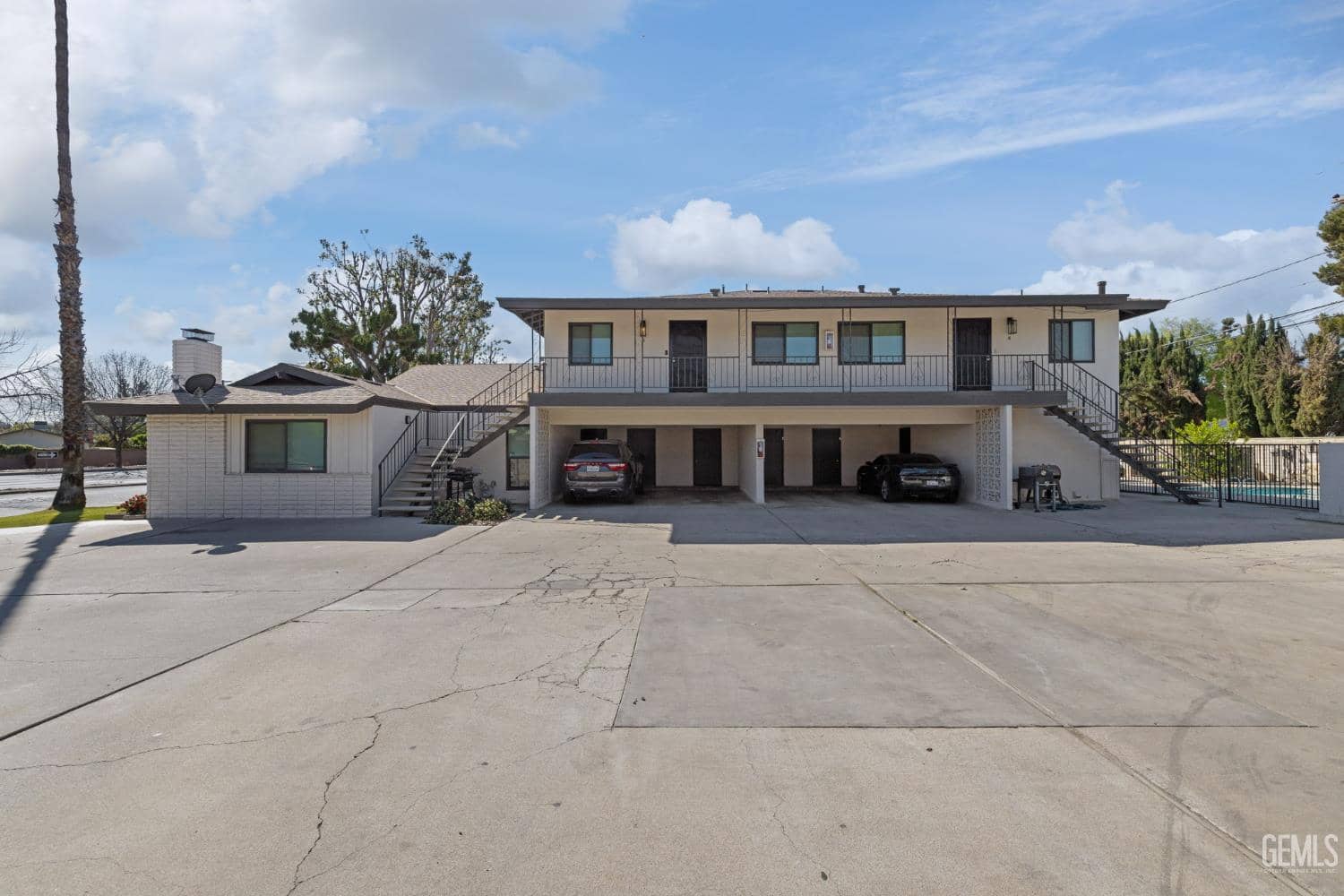 6212 Stockdale Highway — photo 5