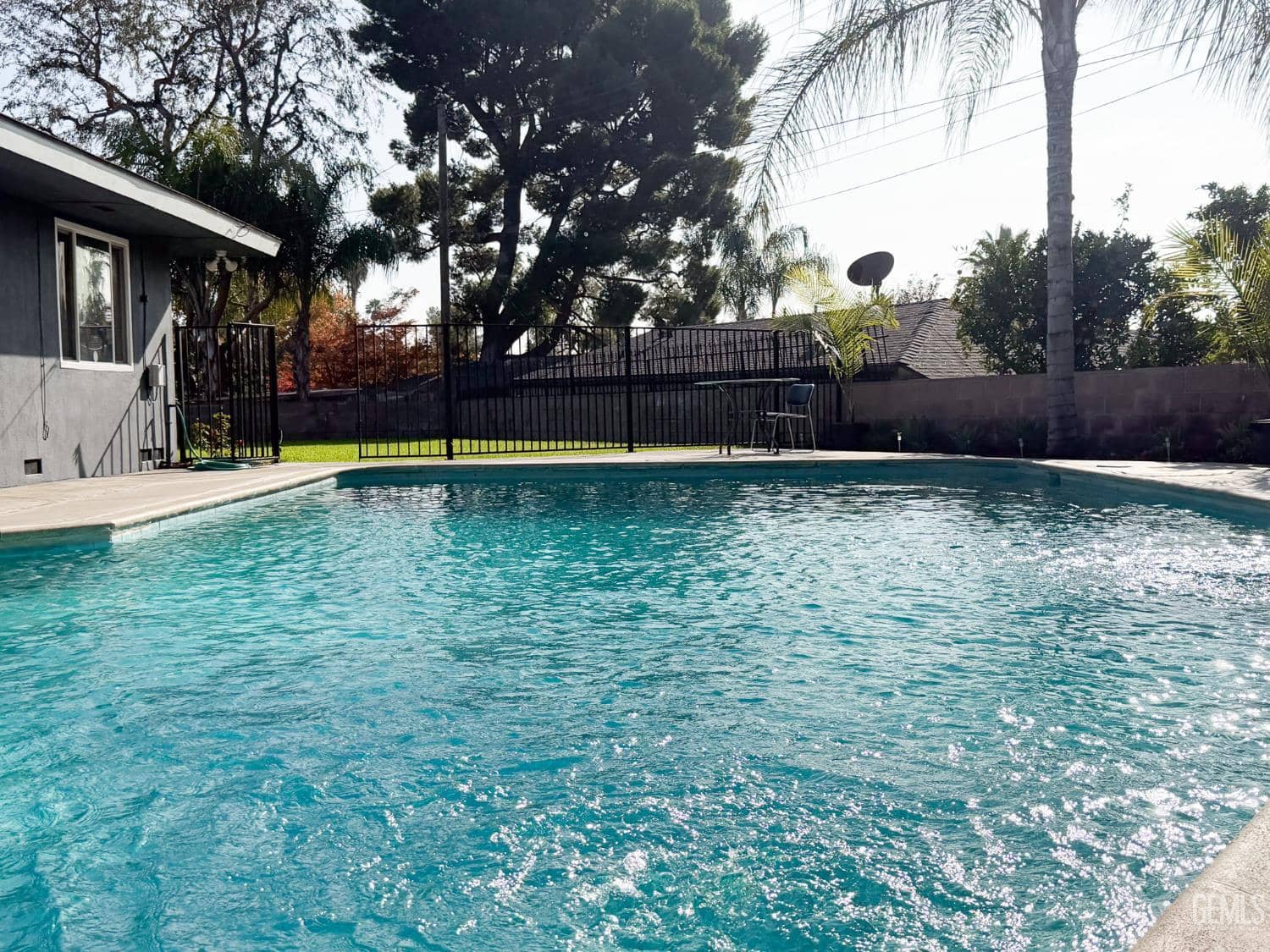 1904 Ridgewood Drive — photo 3