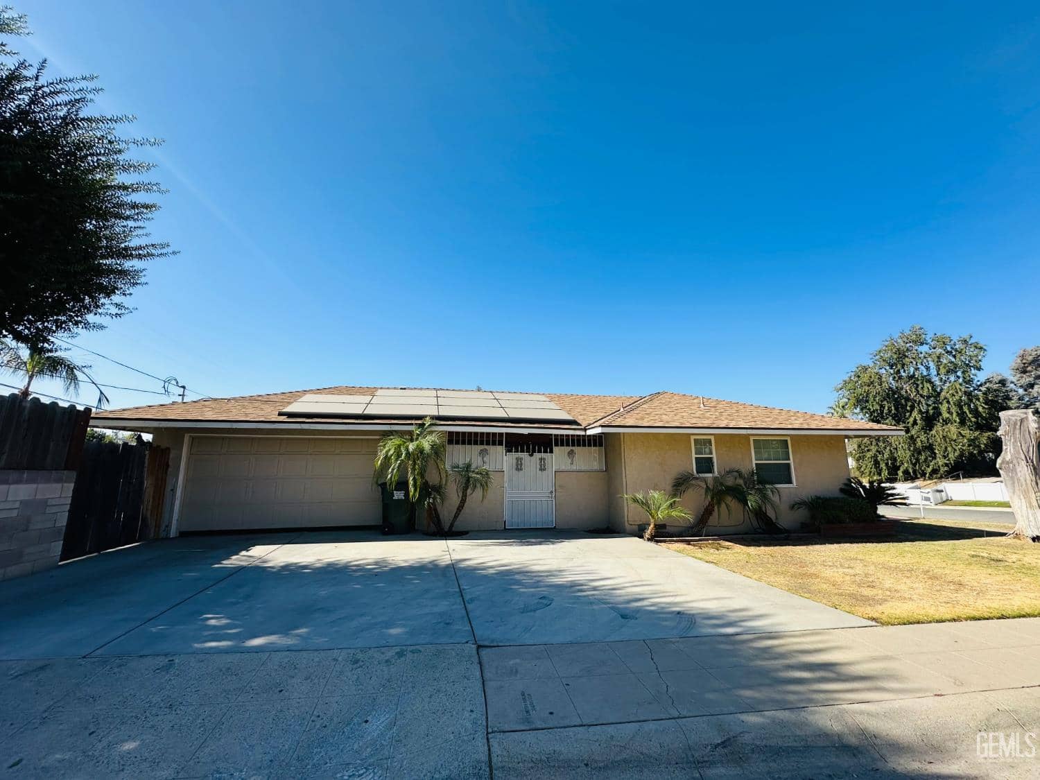 1625 Crestmont Drive — photo 3
