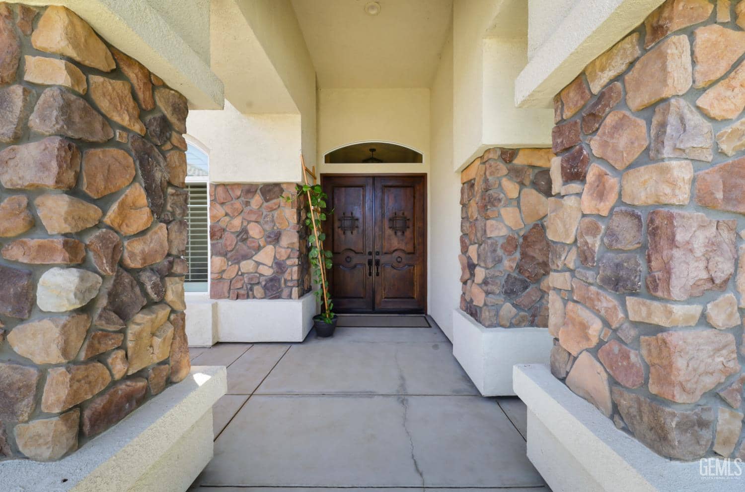10117 Silverthorne Drive — photo 4
