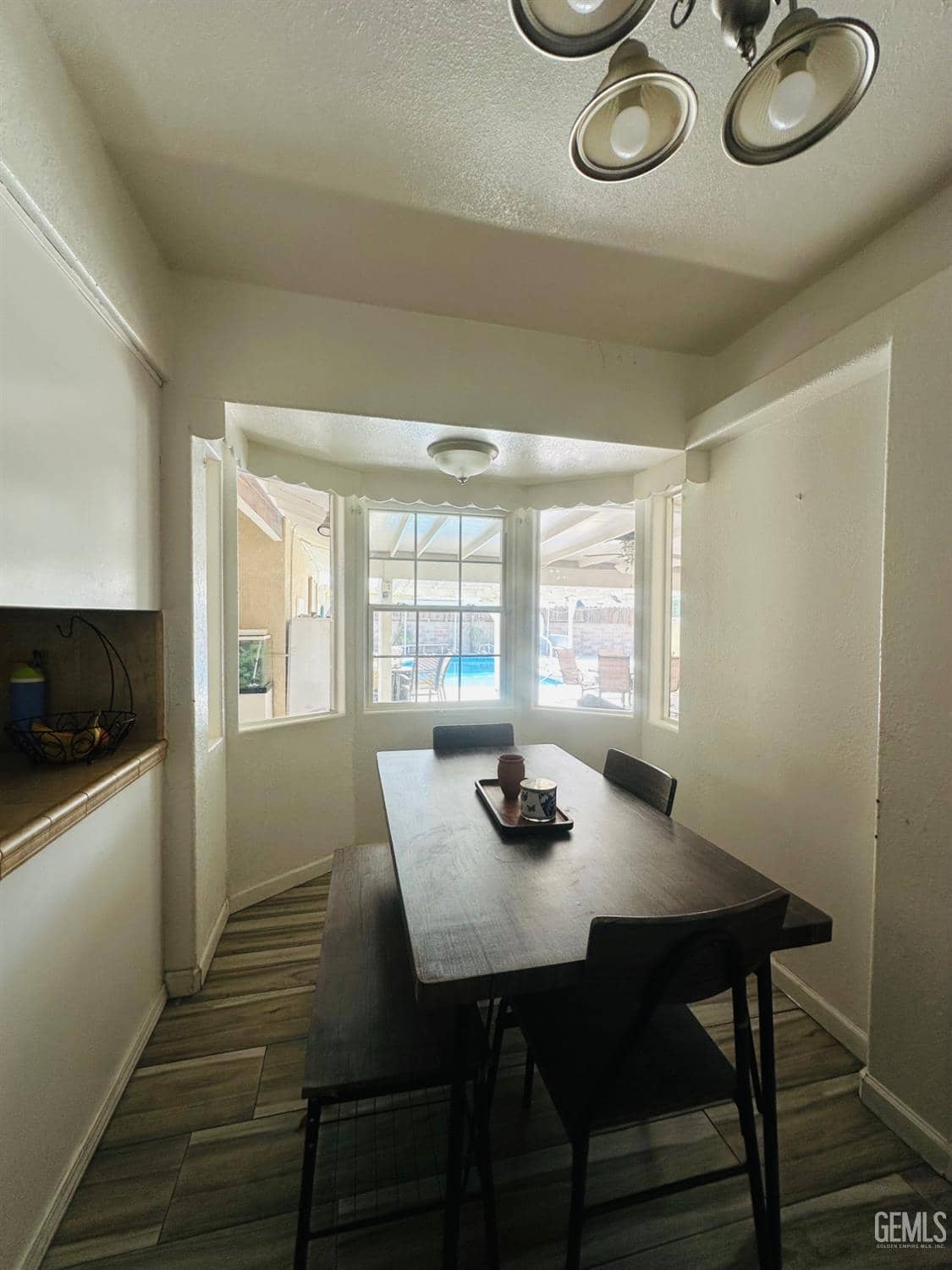 1625 Crestmont Drive — photo 4
