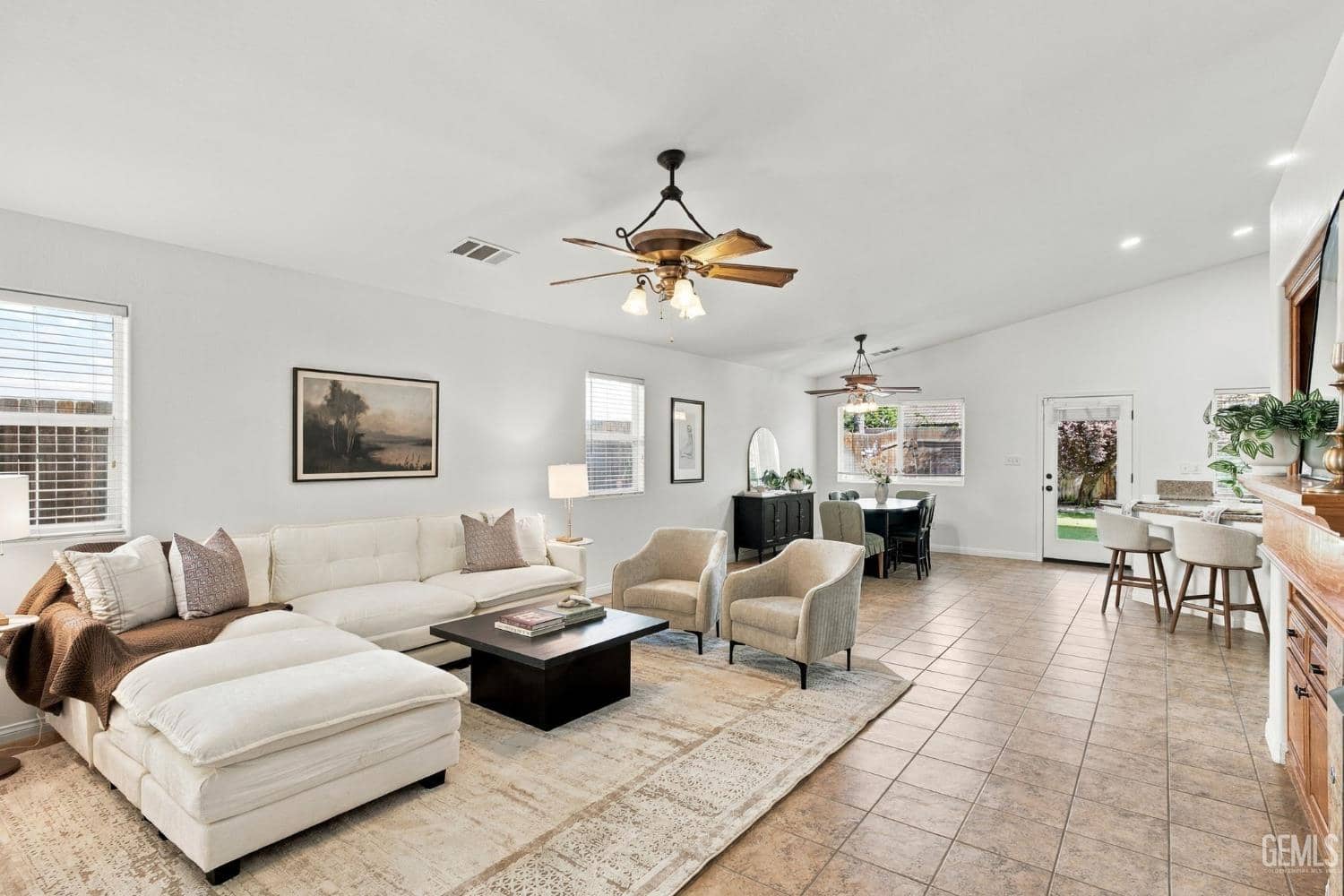 5116 Silver Clover Avenue — photo 5