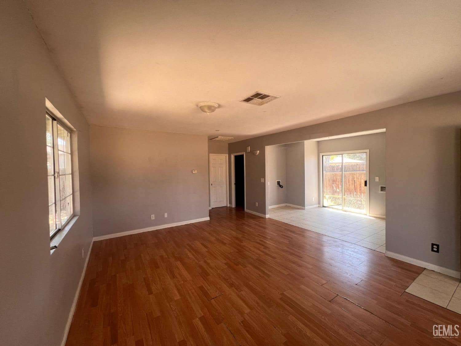 931 Knotts Street — photo 4
