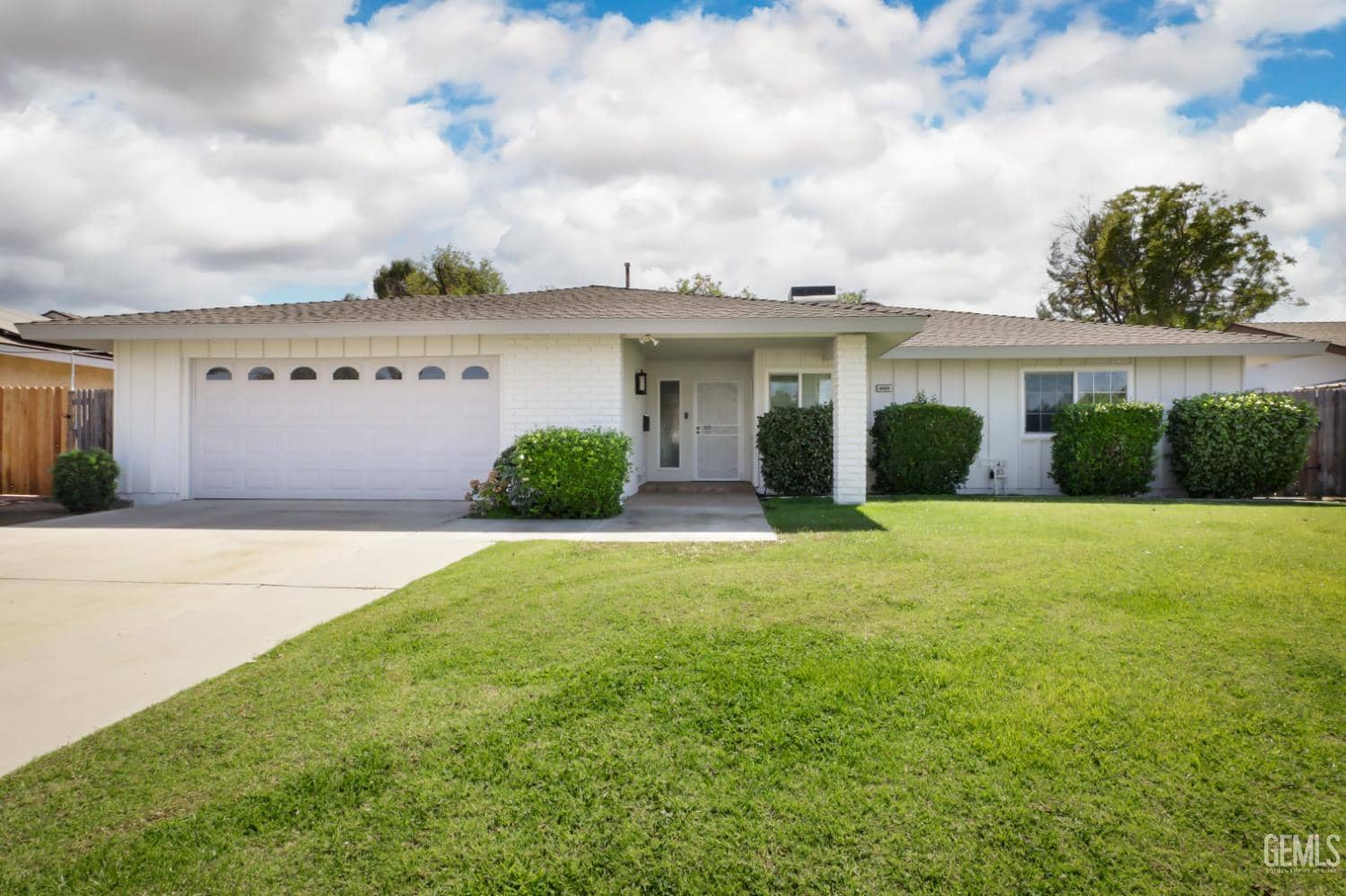 6009 Desert Hills Avenue — photo 2