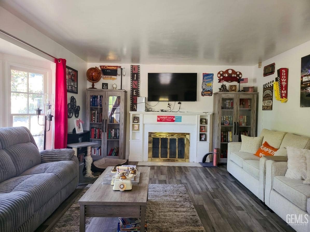 2500 Pine Street — photo 4